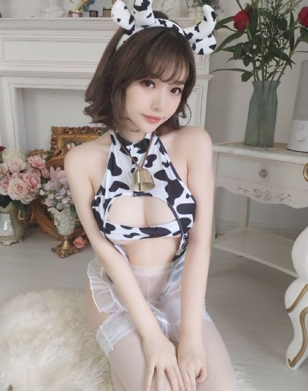 变态撕开内衣吸奶头蒙眼_BD英语影视在线观看