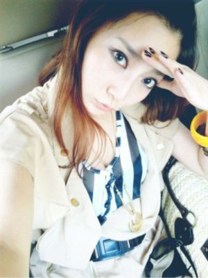 美女脱裤衩扒开尿口给男子摸_1080P电影在线看